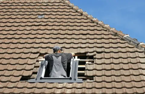 Pose de velux à Lafitte Vigordane